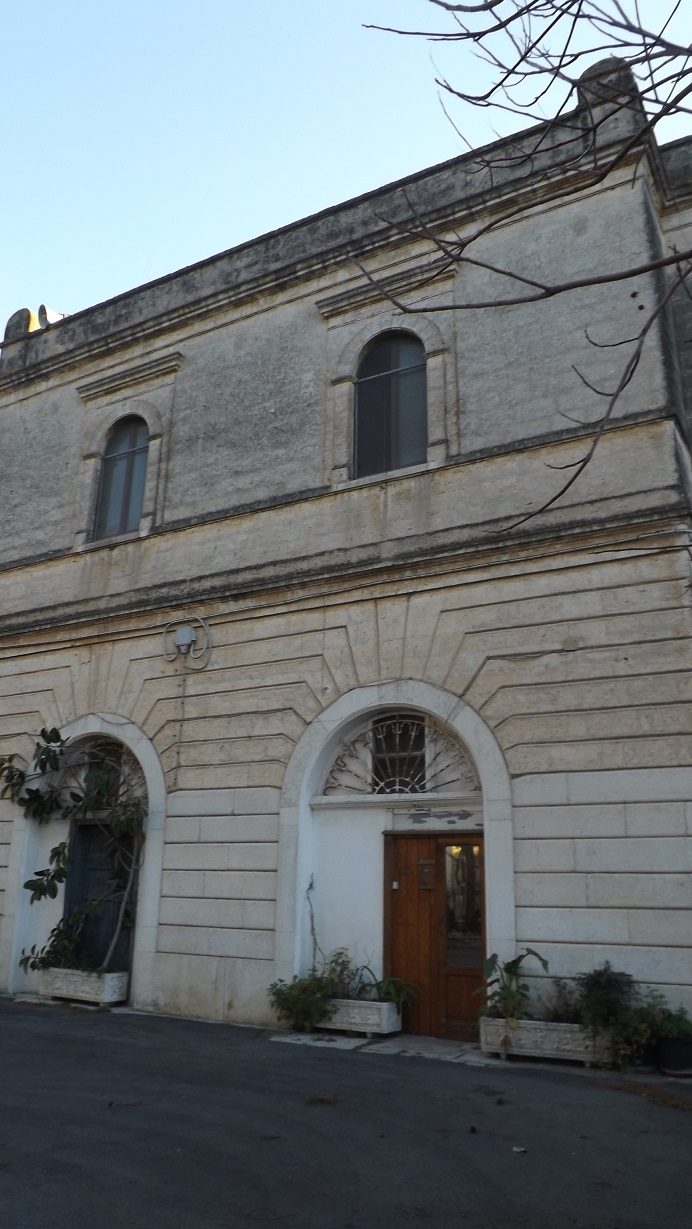 Dr. Giuseppe Basile's hydropathic and electropathic establishment, Sideview - 03.jpg